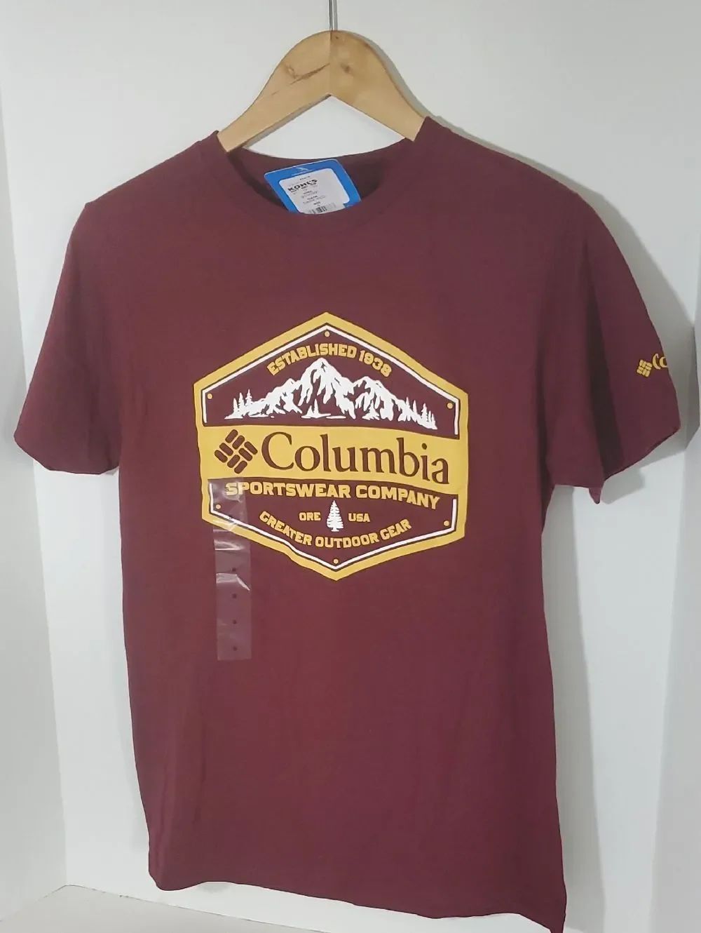 Columbia Maroon Short-Sleeve Graphic Tee with Yellow Crest Men's Small NWT